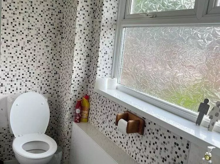 The Hidden Cottage Near Manchester Airport