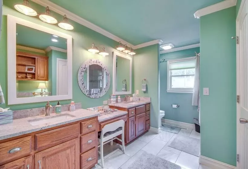 Group Getaway In Afton W/ On Site Lake Access