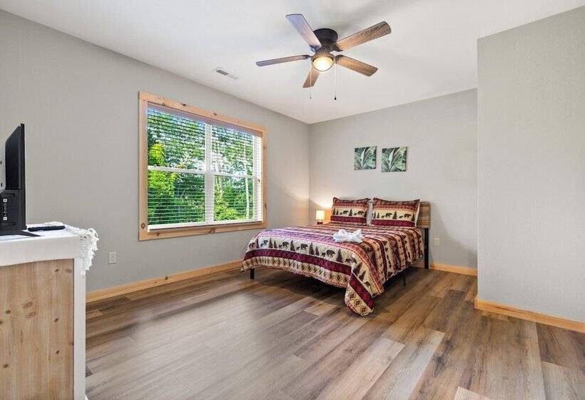 Eagle Mountain Cabin