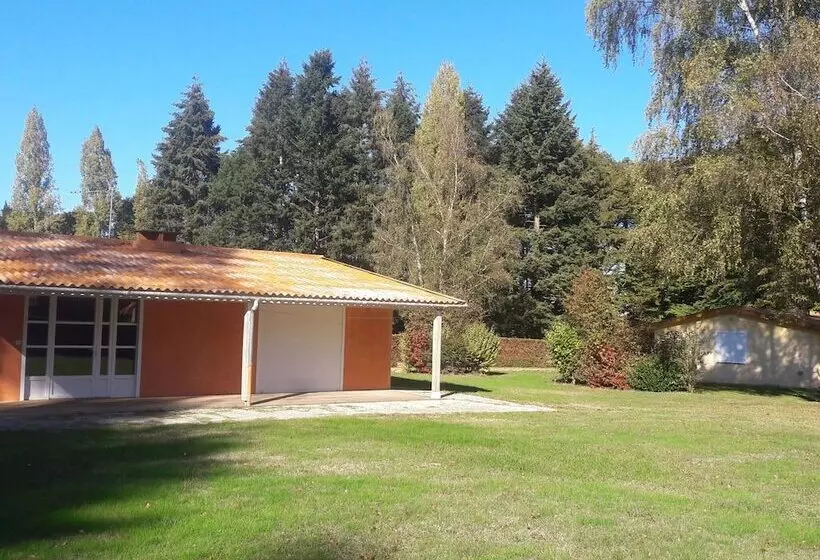 Gite Located In Lush Greenery