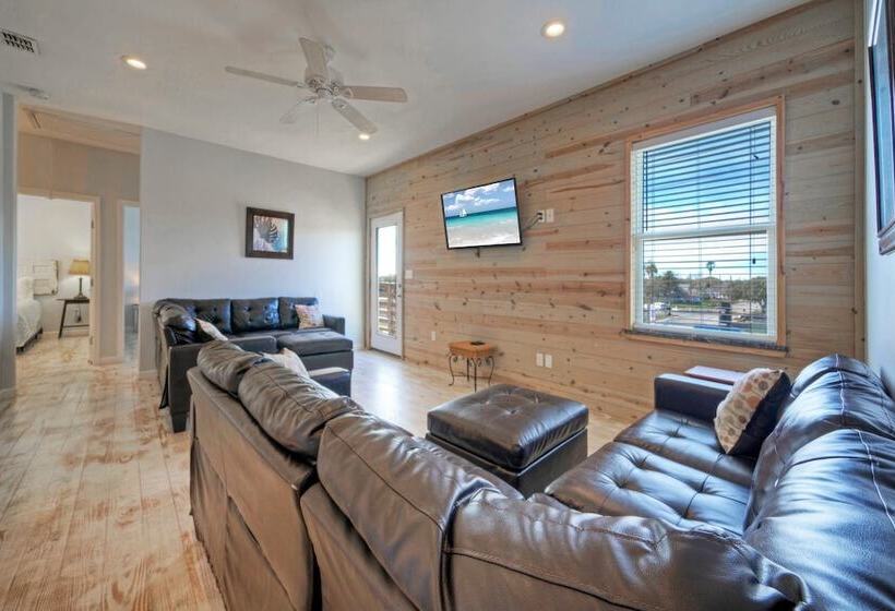 6bdr, Balcony W/ Bay View, Shared Pool + Boat Dock Keeper Red By Avantstay