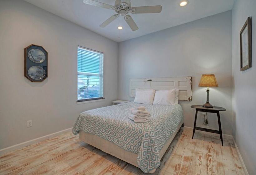 6bdr, Balcony W/ Bay View, Shared Pool + Boat Dock Keeper Red By Avantstay