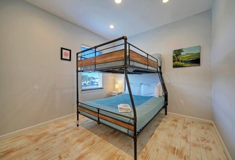 6bdr, Balcony W/ Bay View, Shared Pool + Boat Dock Keeper Red By Avantstay