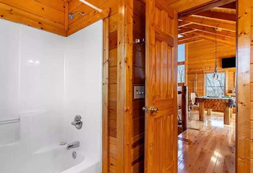 Misty Mountain By Avantstay Hot Tub, Mountain Views, Theater, Pool Table