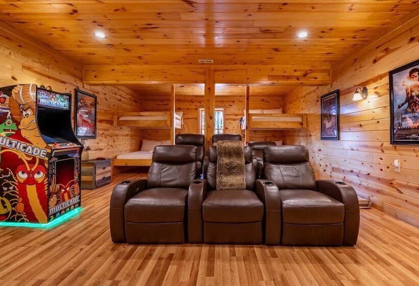 Misty Mountain By Avantstay Hot Tub, Mountain Views, Theater, Pool Table