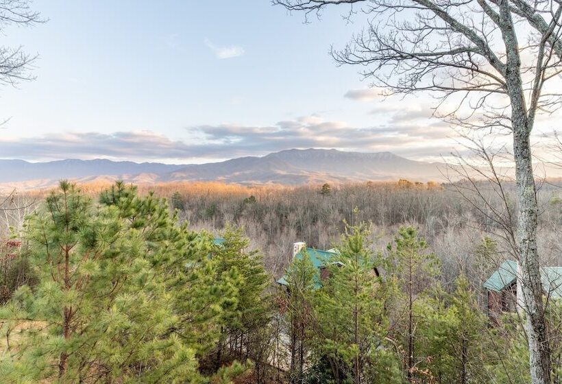 Misty Mountain By Avantstay Hot Tub, Mountain Views, Theater, Pool Table