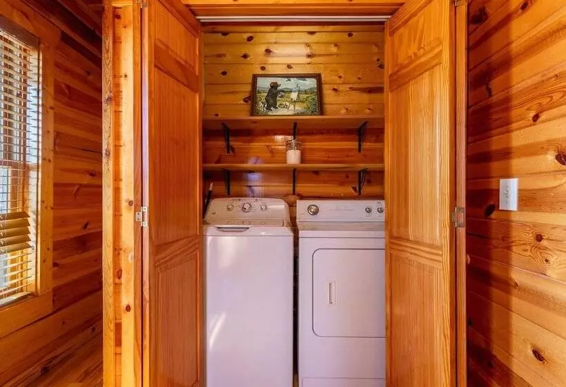 Misty Mountain By Avantstay Hot Tub, Mountain Views, Theater, Pool Table