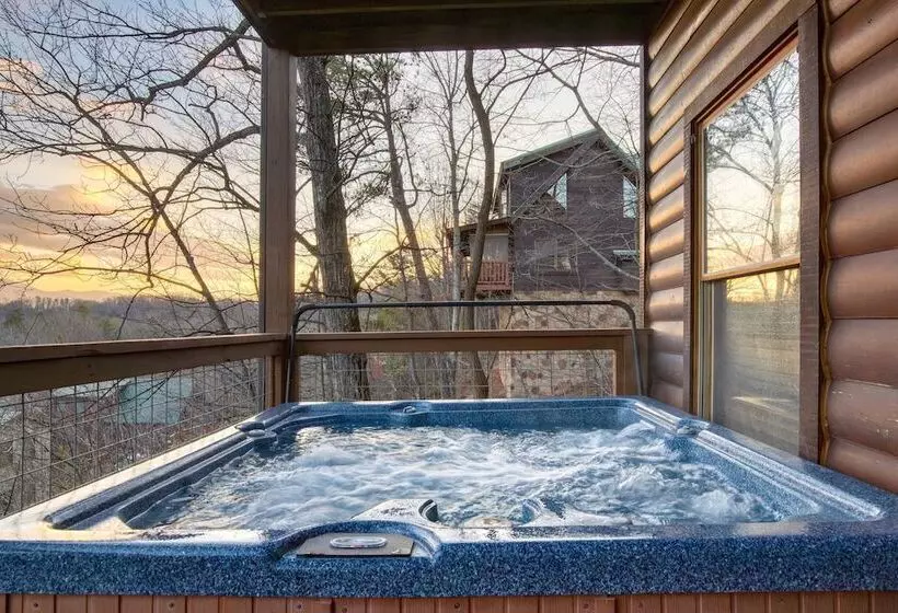 Misty Mountain By Avantstay Hot Tub, Mountain Views, Theater, Pool Table