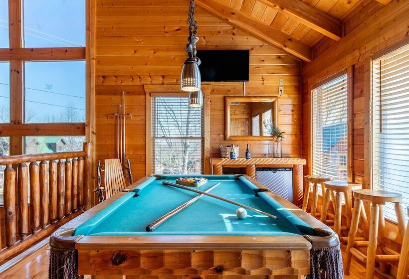 Misty Mountain By Avantstay Hot Tub, Mountain Views, Theater, Pool Table