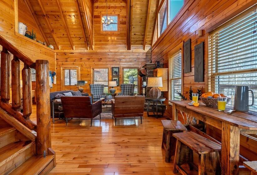 Misty Mountain By Avantstay Hot Tub, Mountain Views, Theater, Pool Table