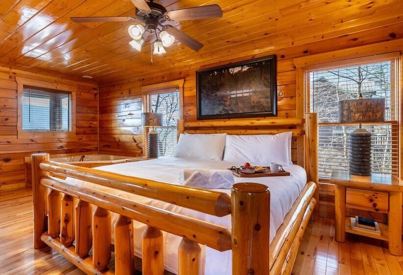 Misty Mountain By Avantstay Hot Tub, Mountain Views, Theater, Pool Table