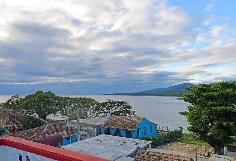 Majatalo Hostal Eida Y Lujan Playa La Boca