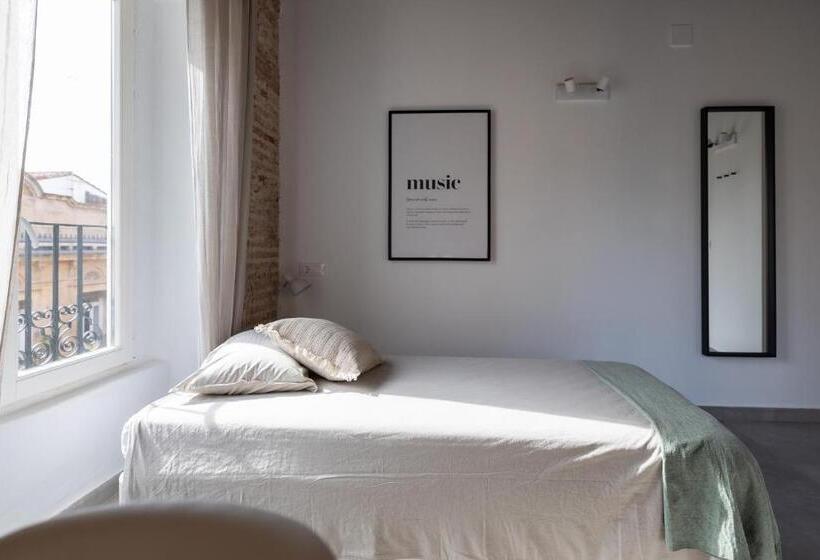 بنسيون Residencia Universitaria Trinitarios