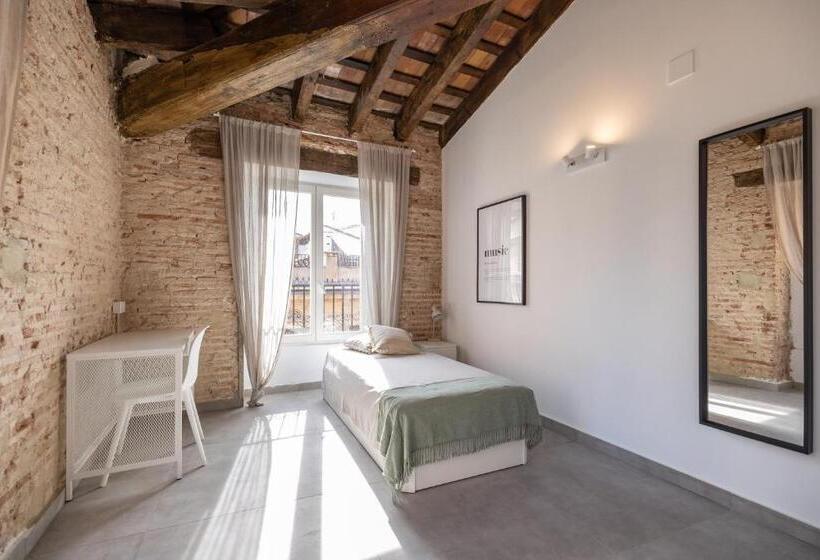 بنسيون Residencia Universitaria Trinitarios