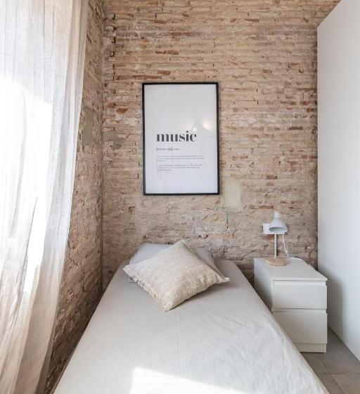 بنسيون Residencia Universitaria Trinitarios