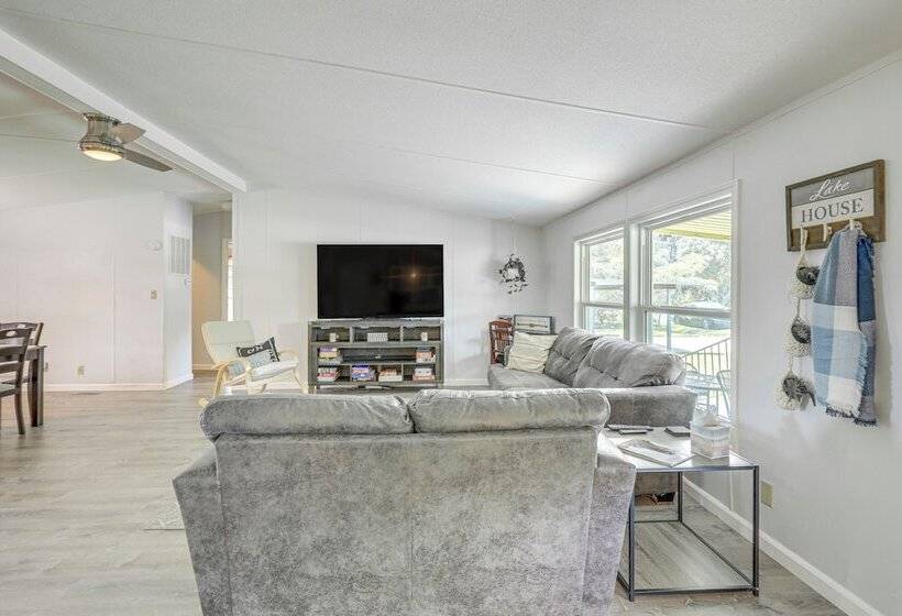 Riverfront Granbury Home W/ Patios & Boat Dock!