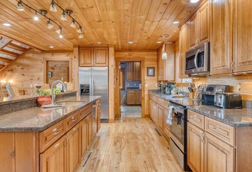 Thunder Mountain By Avantstay Views + Hot Tub