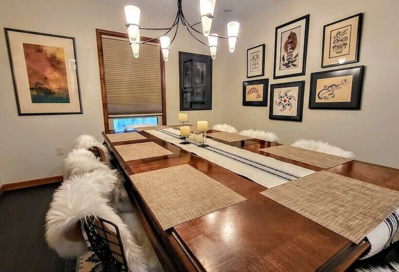 Waterside Haven By Avantstay Lakefront, Hot Tub, Game Room, Fire Pit