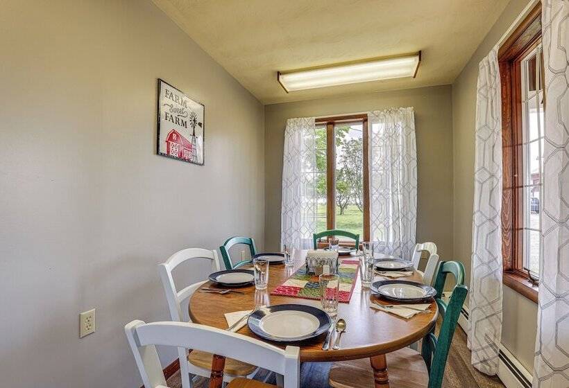 Wellsboro Farmhouse W/ Grill & Fire Pit!