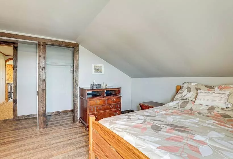 Wellsboro Farmhouse W/ Grill & Fire Pit!