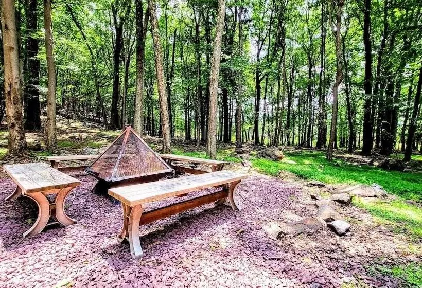 Woodland Oasis By Avantstay Hot Tub, Firepit, Walk To Lake