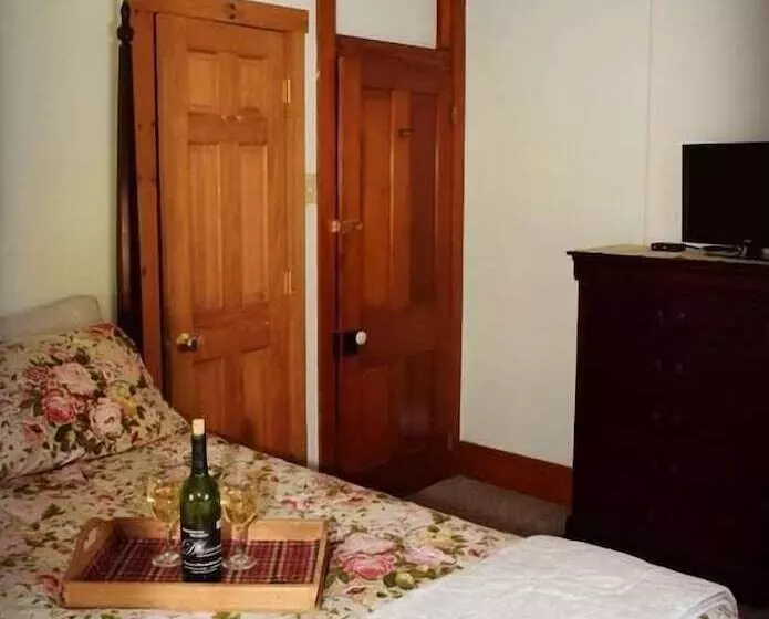 Beagle's Bed & Breakfast