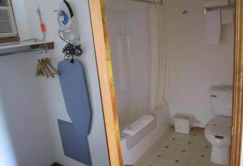 Bishops Country Inn Motel