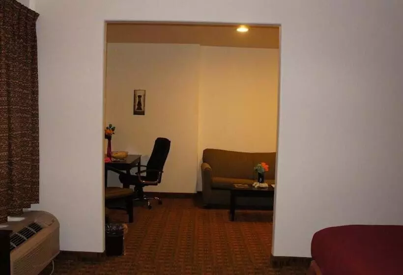 Hotelli Lux Inn And Suites