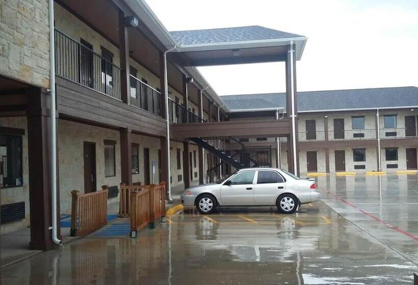 ホテル Lux Inn And Suites