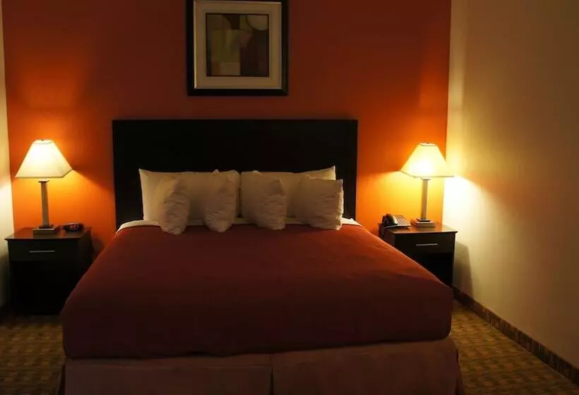 Hotelli Lux Inn And Suites
