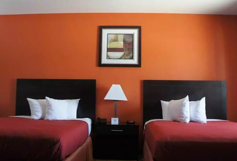 Hotelli Lux Inn And Suites