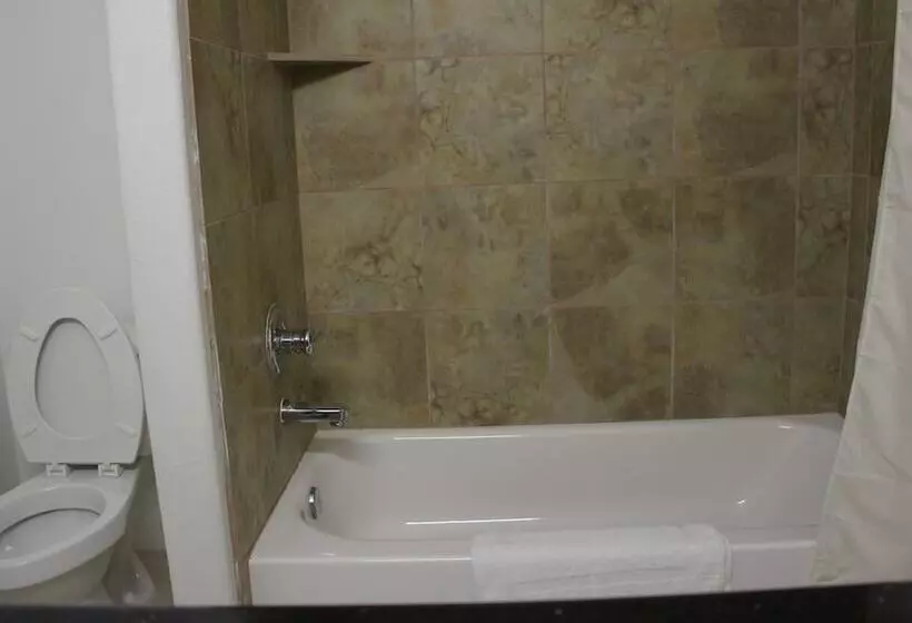 Hotelli Lux Inn And Suites
