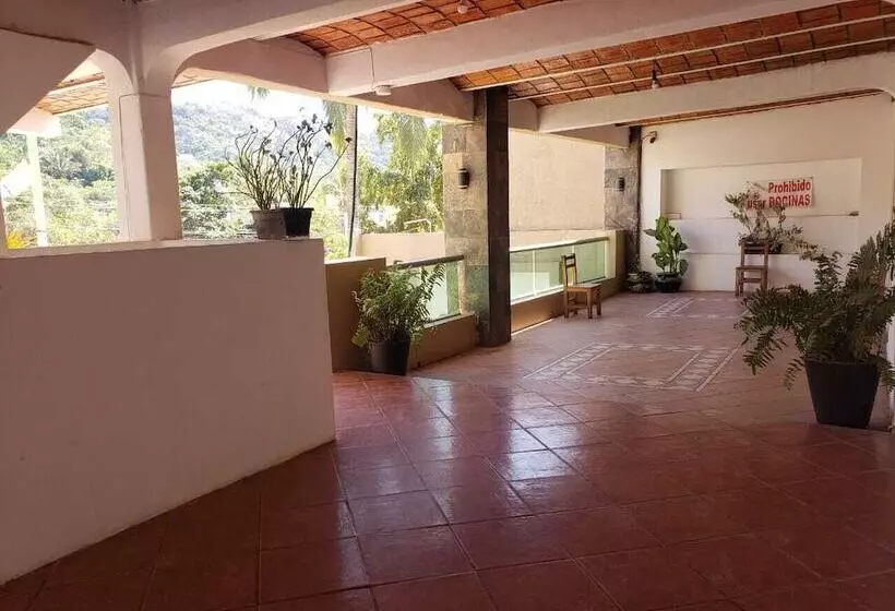 Hotelli Tropical Suite