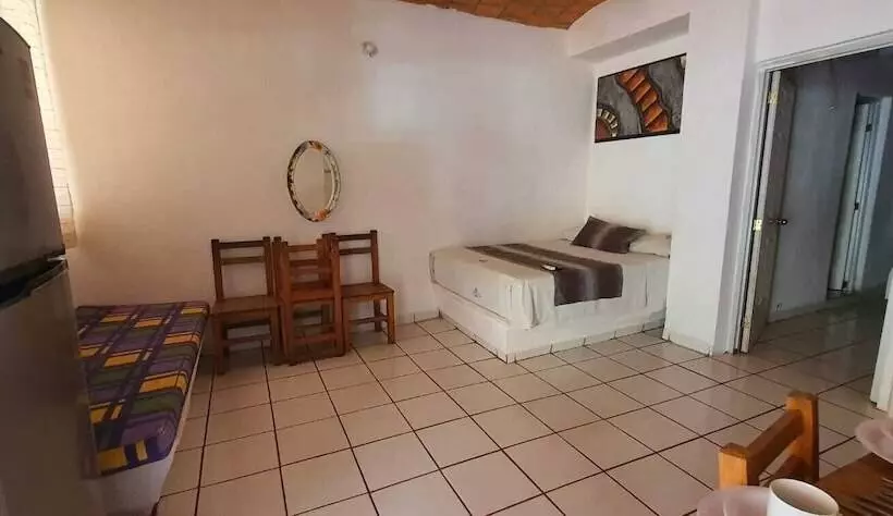Hotelli Tropical Suite