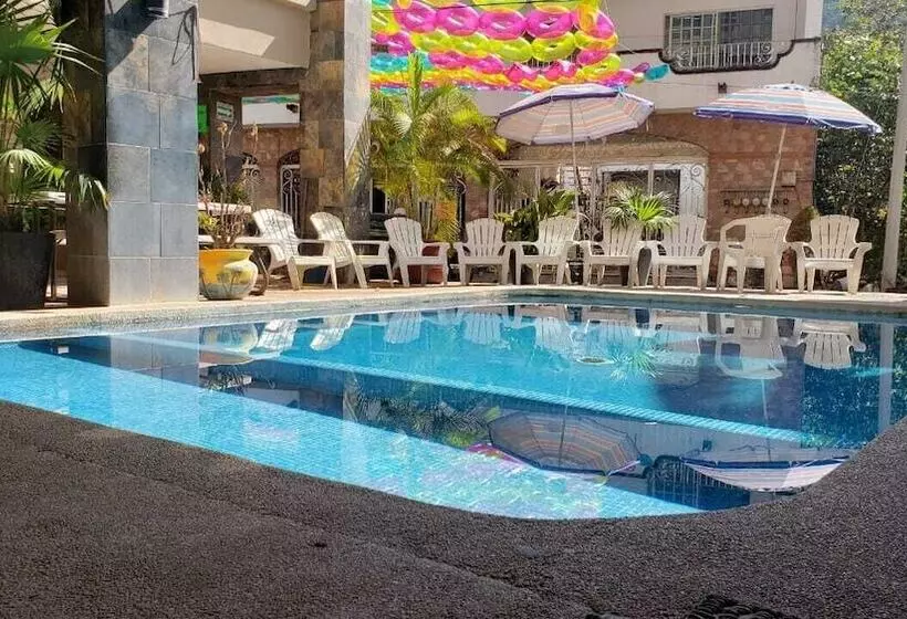 Hotelli Tropical Suite