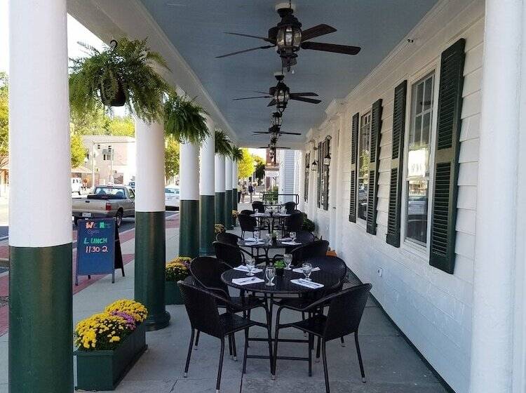 Отель Washington Inn And Tavern