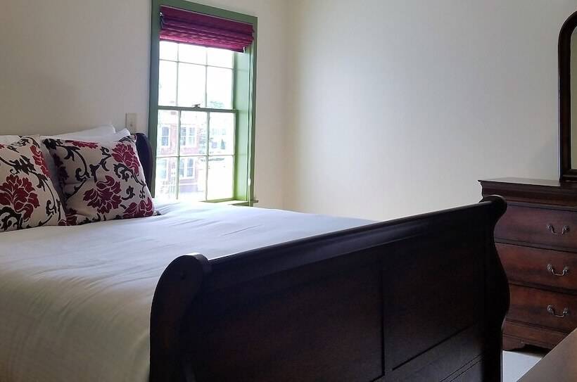 Отель Washington Inn And Tavern