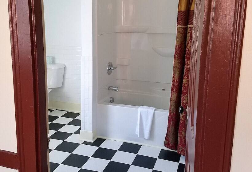 Отель Washington Inn And Tavern