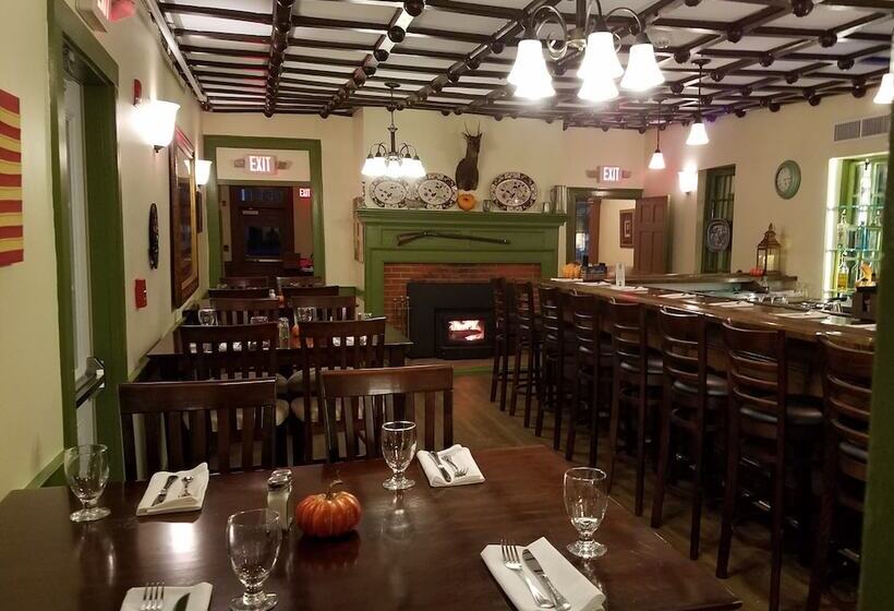 Отель Washington Inn And Tavern