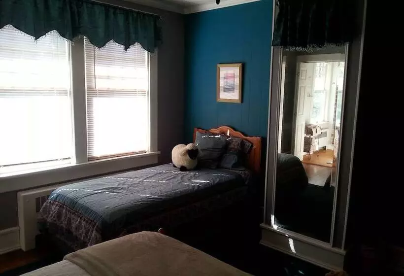 Hunter House Bed And Breakfast