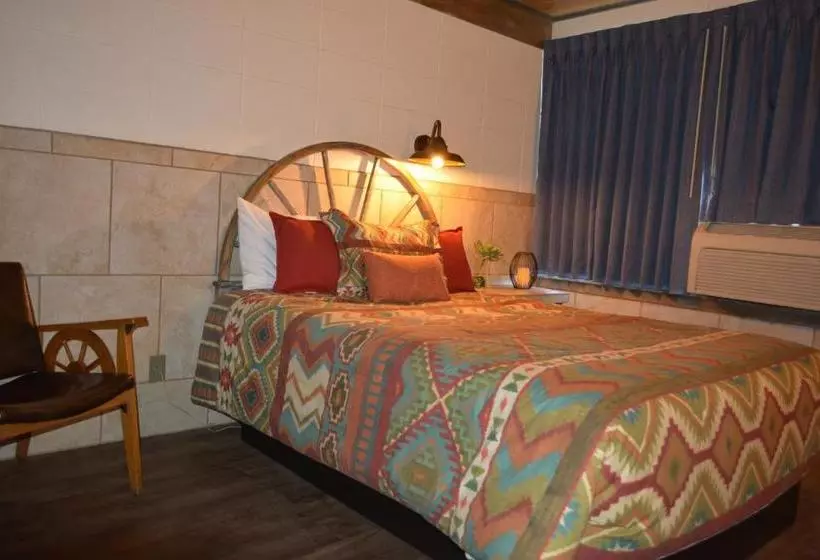 Lariat Motel