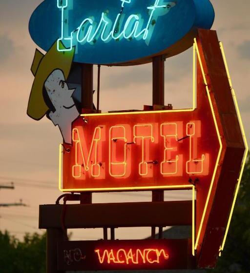 Lariat Motel