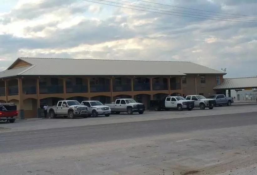 Motelli Derrick Inn