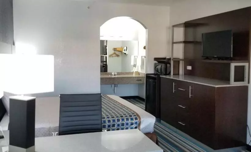 モーテル Homebridge Inn And Suites