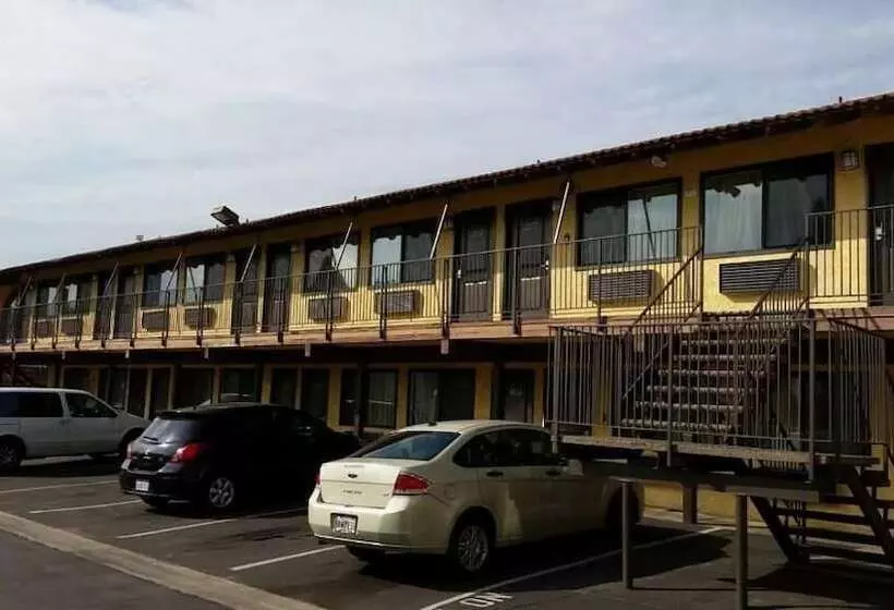 Motelli Sierra Inn