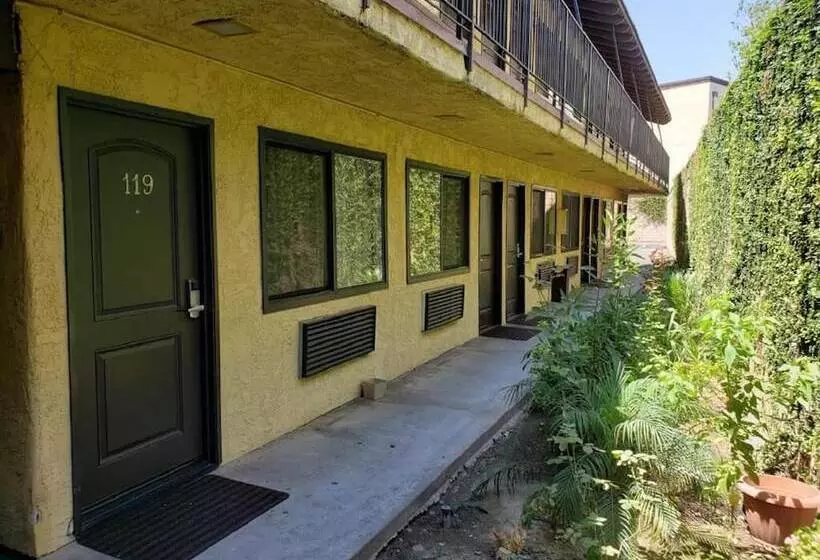 Motelli Sierra Inn