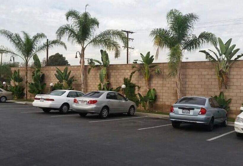 汽车旅馆  Sierra Inn