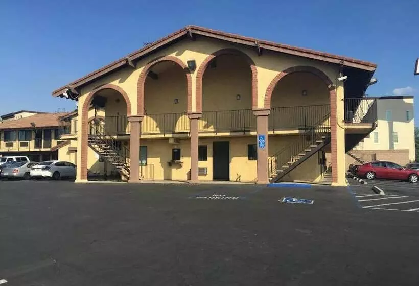 Motelli Sierra Inn