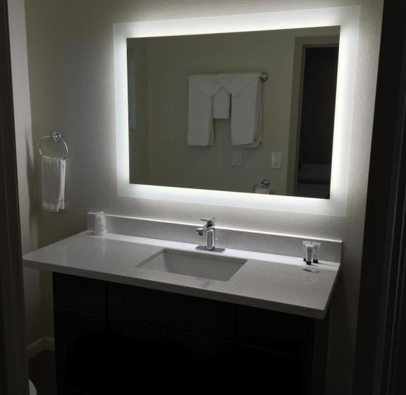 فندق على الطريق Sterling Inn