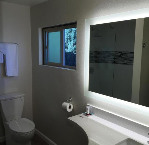 فندق على الطريق Sterling Inn